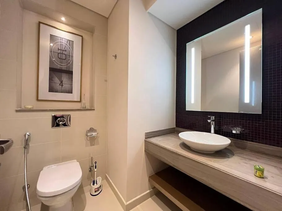 Luxurious & Modern 1Br Damac Paramount Business Bay Dubai